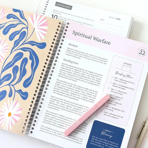 The Bible in a Year A 52-Week Study for Women Spiral Bible Study Guide A Beautiful Plan Year in the Bible (A5)