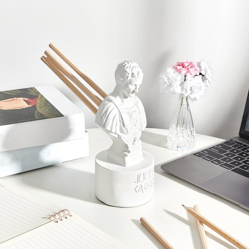 Jecery Ides of March Pencil Holder Julius Caesar Ides of March Pen and Pencil Holder Resin Julius Caesar Funny Bust Statue Pen for Desk Teacher Office Organizers Gift Decor