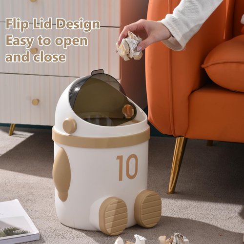 URALFA Astronaut Trash Can, 12 Liter /3.2 Gallon Bathroom Trash Can with Lid, Cute Trash Bin for Kids, Plastic Garbage Can with Swing Lid, Spaceman Wastebasket for Bedroom, Dorm, Living Room, Khaki