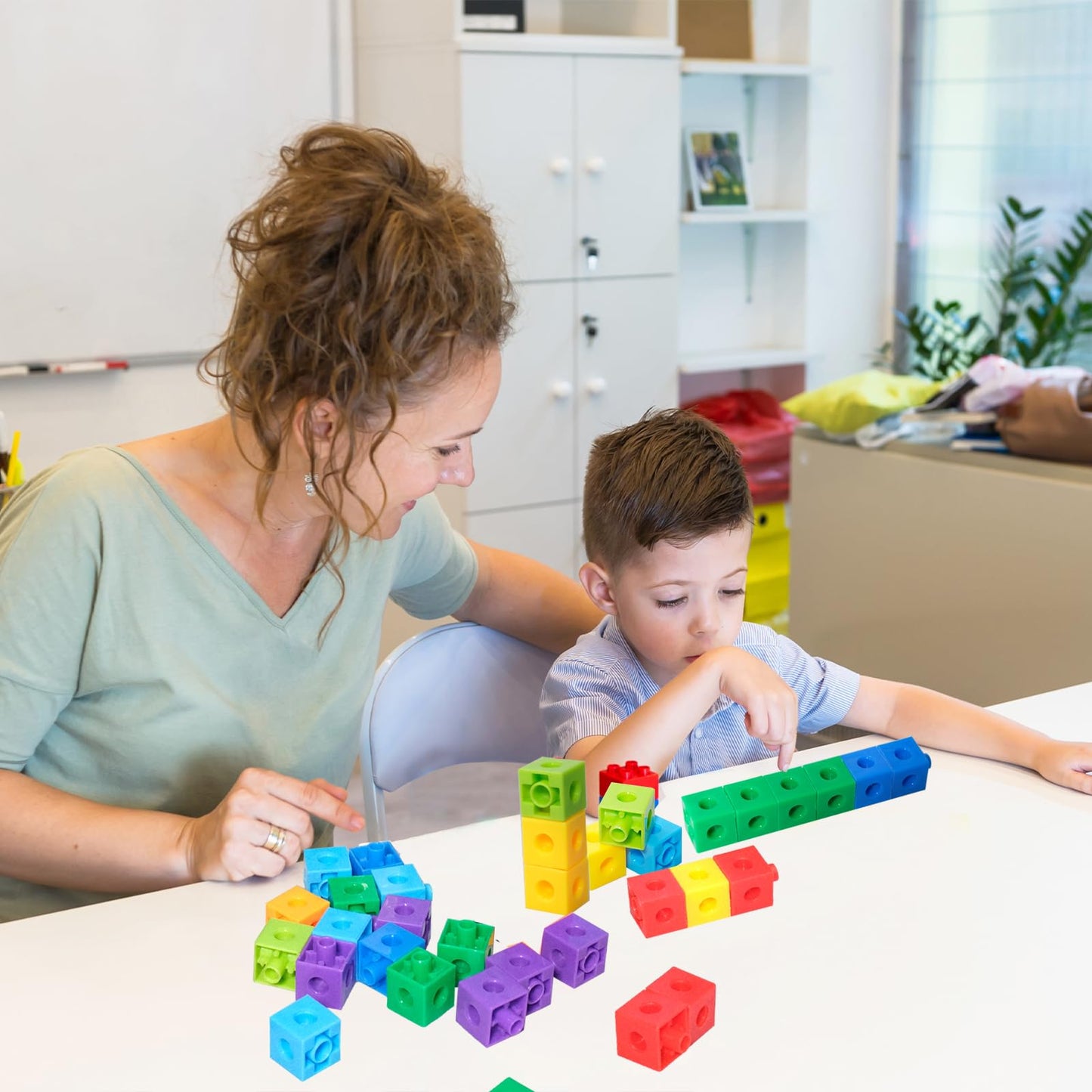 SENONAPO 701 Pcs Math Learning Linking Cube with Storage Container Counting Cubes Plastic Colorful Counting Blocks Math Manipulatives Classroom Learning Supplies for Home School Educational(Blue)