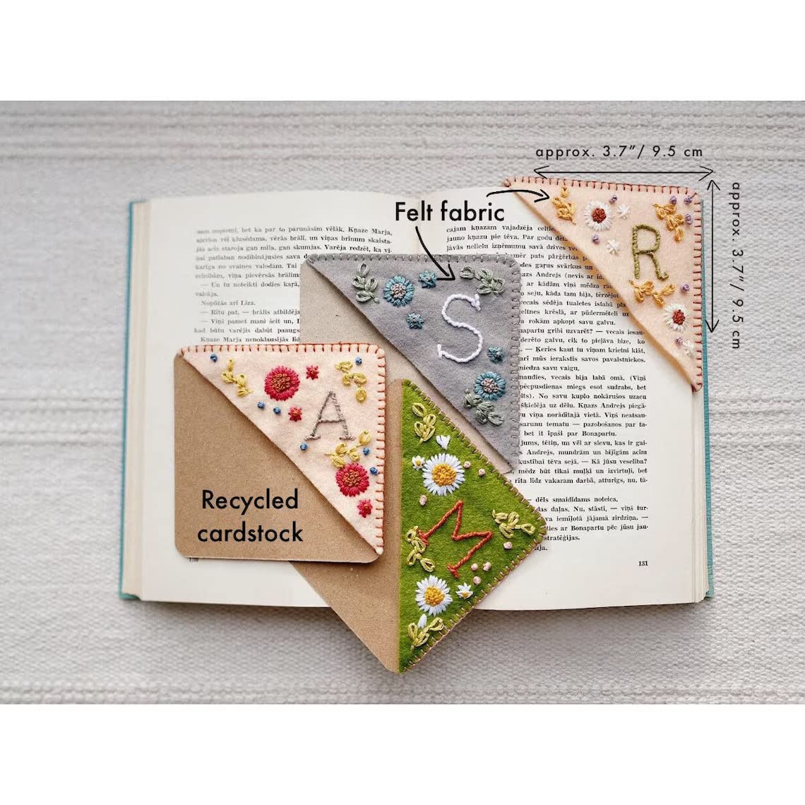 MOTEERLLU Personalized Hand Embroidered Corner Bookmark with A-Z Initial, Cute Book Markers for Reading Women, Book Lovers Gifts for Friends Mom & Teachers, 3.74"(Spring-d)