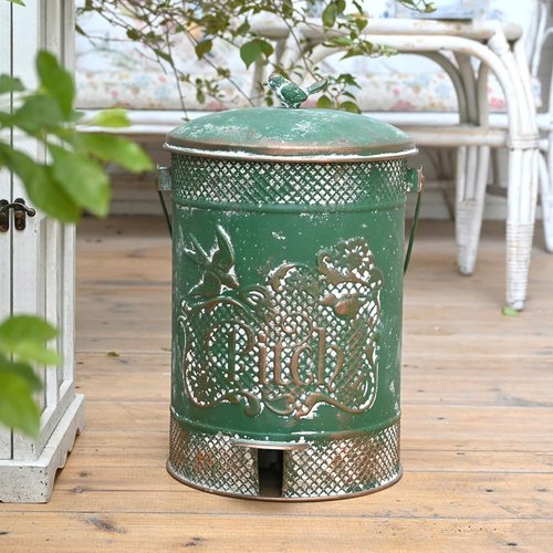 Chadechimo Farmhouse Garbage Can with Lid Indoor Outdoor Trash Can with Embossed Bird and Flowers PatternMetal Retro Kitchen Trash Can with Lid for Kitchen Room and Garden Decor (Green)