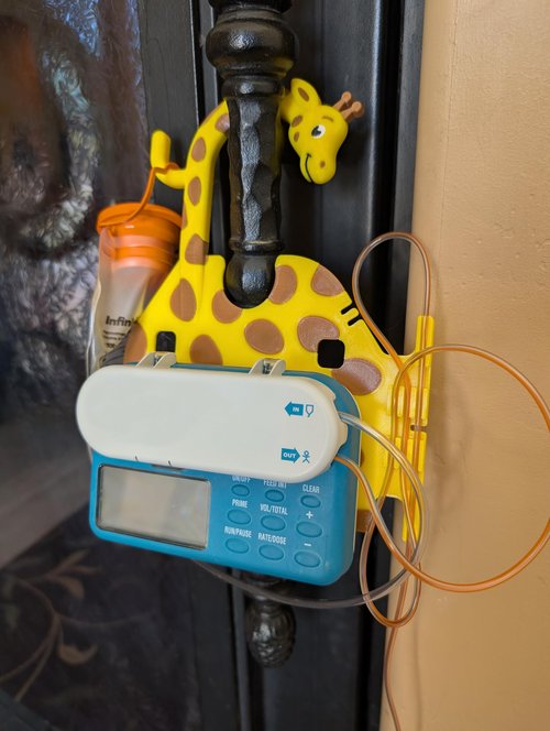 HelperKat Giraffe Pump Hanger for Infinity Pump