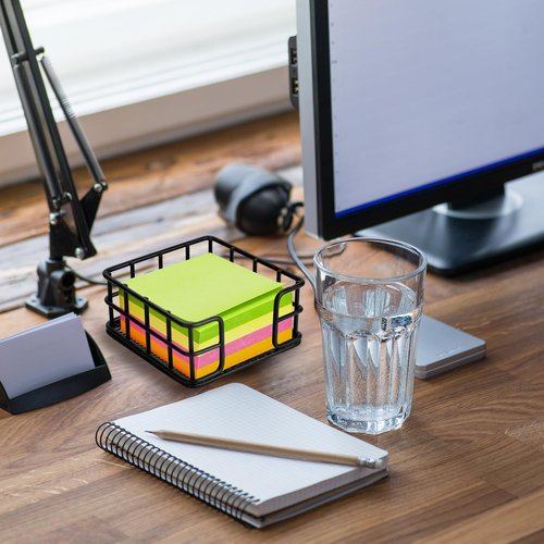 CHAQiWi 4 Pack Metal Sticky Note Holder, Black Mesh Memo Note Cube Holder Dispenser Desk Organizer for Home School Office