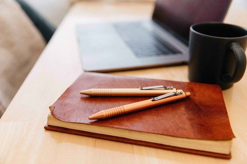 Everyman Grafton Full Click Refillable 0.7mm Gel Ink Pen, Gold | Sleek Anodized Aluminum EDC Pen with Deep Grooved Grip | Smooth Writing Pocket Pen for Office, Travel, Gifting & Daily Use