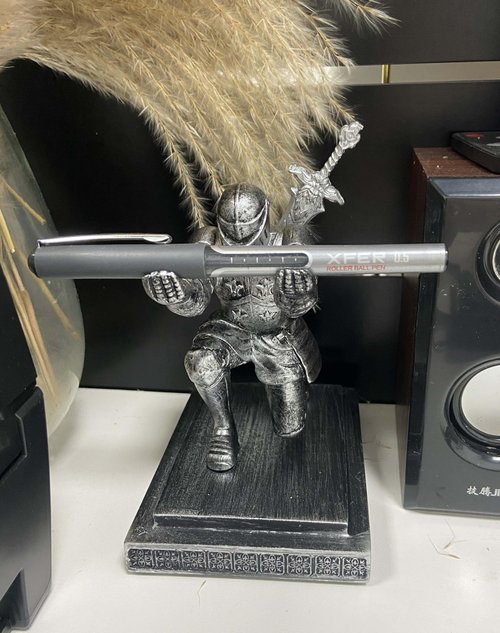 Ofiedx Magnetic Knight Pen Holder Knight Statue Pen Holder for Desk Organizers Resin Pencil Holder as Gift with Sword Letter Opener for Office Home Desk