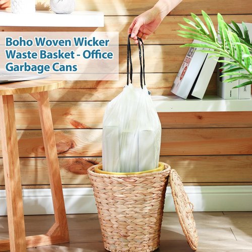 Menkxi 3 Gallon Wicker Waste Basket with Lid in Bedroom Bathroom Wicker Trash Can Office, Boho Handwoven Waste Basket with Plastic Insert and 60 Pcs Drawstring Trash Bag