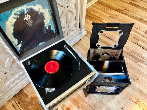 UbeCube CrateVinyl - Vinyl Record Storage Crate Modular Storage Cube for LP Albums with Divider and 2 Clear Panels (White crate - Blue tint panels)