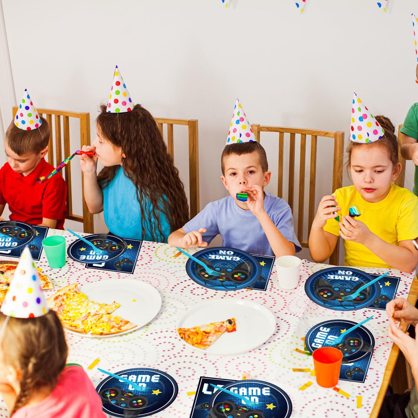 gisgfim 200 Pcs Video Game Party Favors Supplies Paper Plates and Napkins Gaming Birthday Party Decorations for Gaming Serves 50