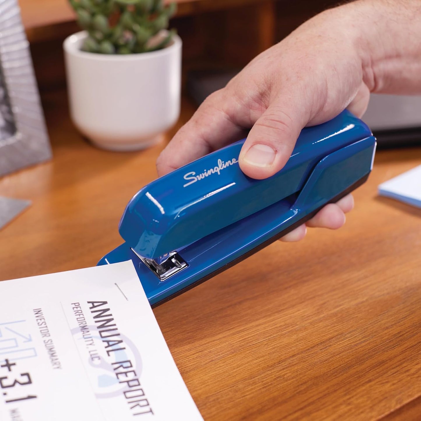 Swingline 747 Business Stapler - Jam-Free Metal Design, 30 Sheet Capacity, Royal Blue (74729)