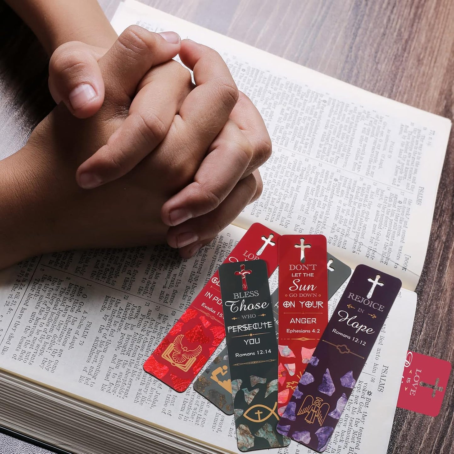 Skiennix Bible Verses Bookmarks - 30 Inspirational Cross Pendants | Perfect Christian Gifts for All Ages