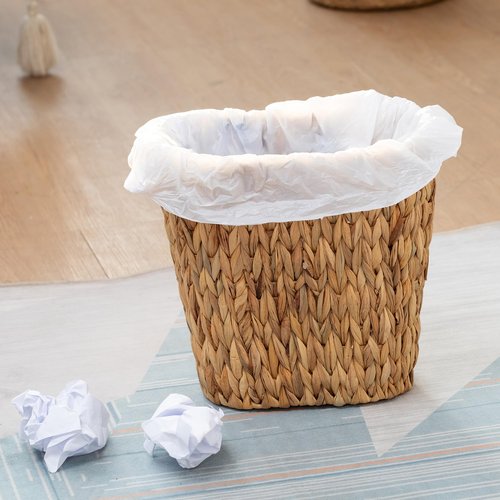 Rlosjin Wicker Trash Can, Bathroom Waste Bin with Built-in Handle Trash Bin, Hand-Woven Water Hyacinth, Wicker Waste Basket, Bedroom, Office, Bathroom Boho Waste Basket, 1 Pack