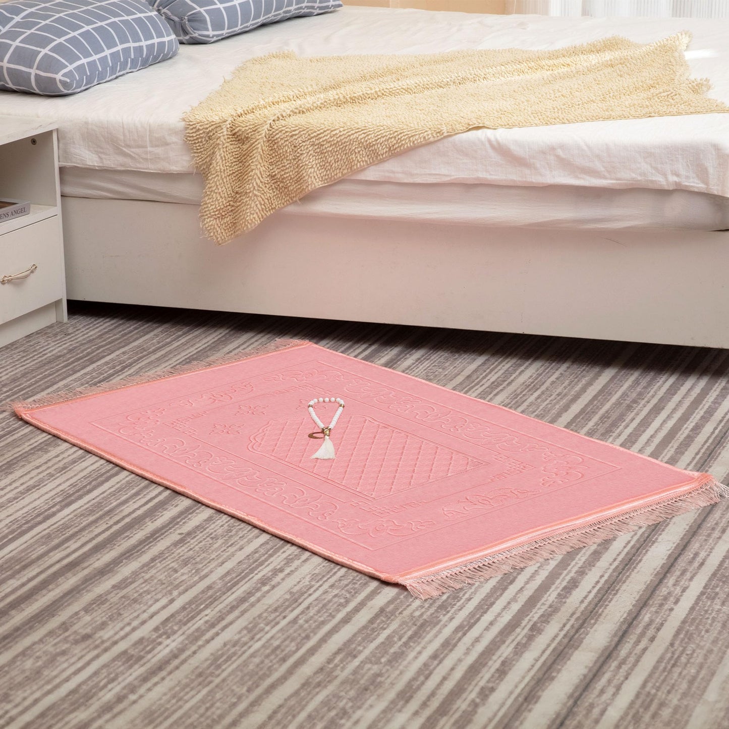 YAZEIN Muslim Prayer Rug with Tasbih Prayer Beads, Soft Large Prayer Matt Islam, Padded Islamic Prayer Mat Thick for Men and Women, Janamaz, Sajadah (Pink)