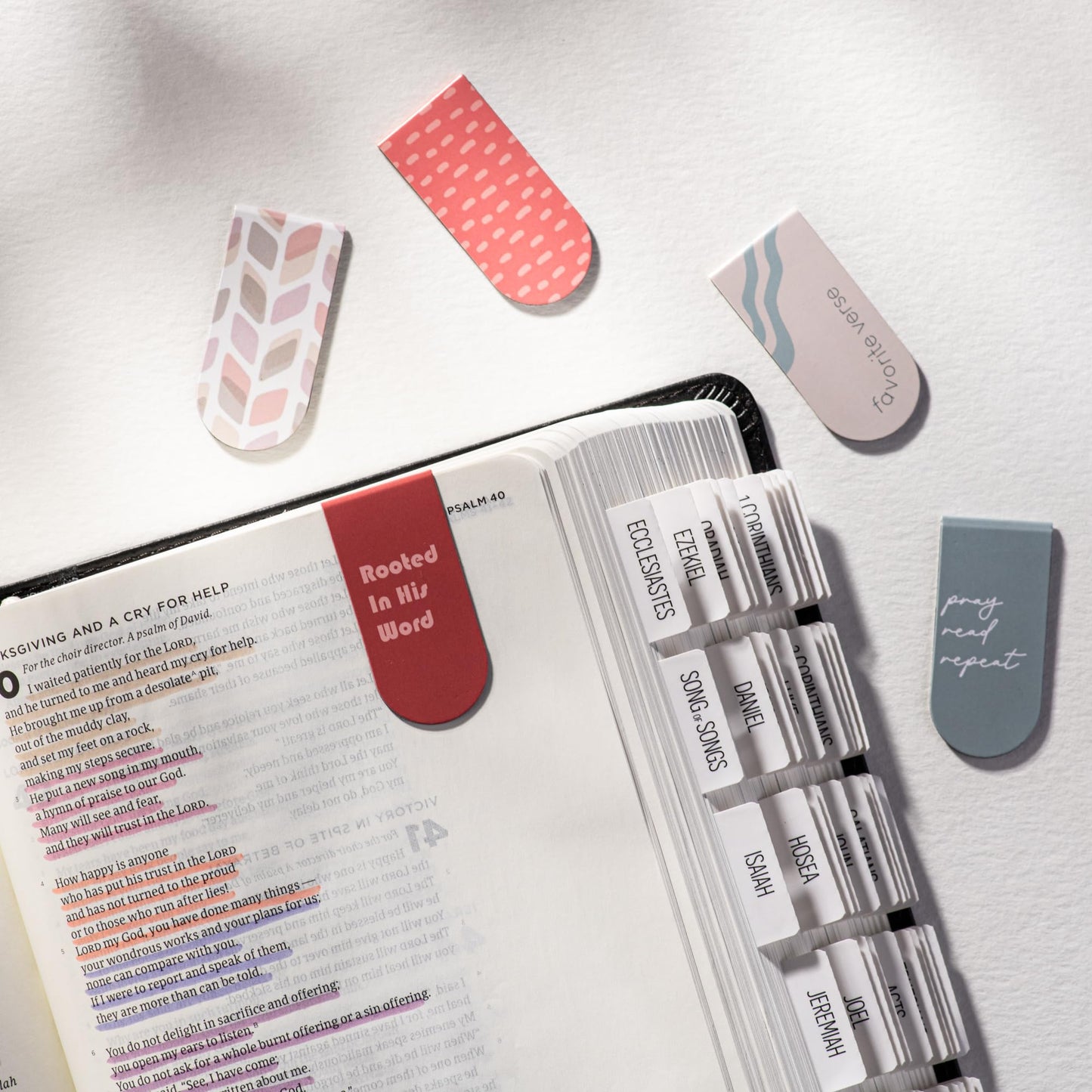 DiverseBee Magnetic Bible Bookmarks - 5 Pack Magnetic Book Marks for Reading Women, Men and Kids, Page Markers, Bible Study Supplies and Christian Gifts, Bible Accessories (Pray)