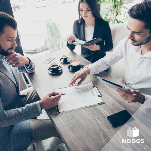 25 Pack Transparent Plastic Clipboards Bulk Acrylic Clear Clip boards with Low Profile Metal Clip Board 12.5 x 9 Inch Letter Size Clipboard Class Set for Classroom with Hanging Hook - Holds 100 Sheets