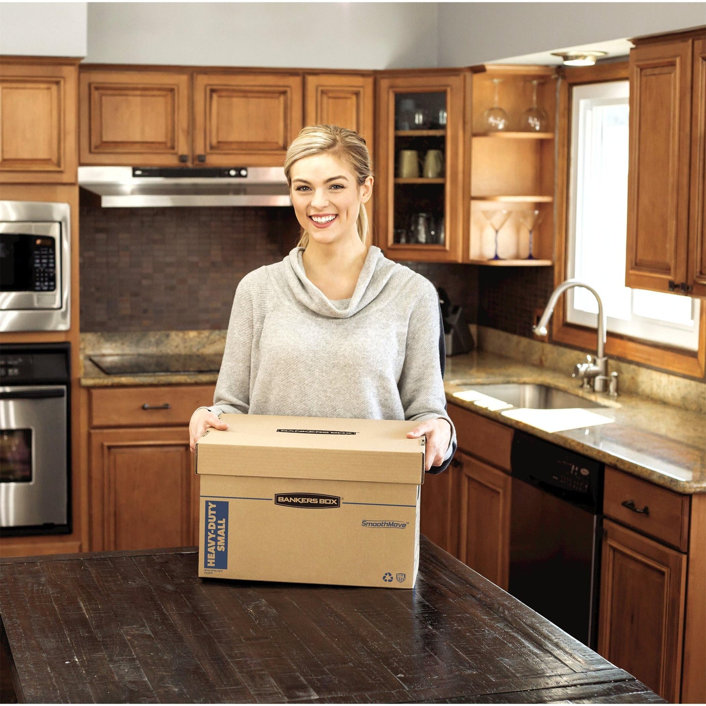 Bankers Box Small Heavy Duty Moving Box 8 Pack, Reinforced Handles, Tape-Free Assembly, Box with Lid, 15-in x 12-in x 10-in (7710201)