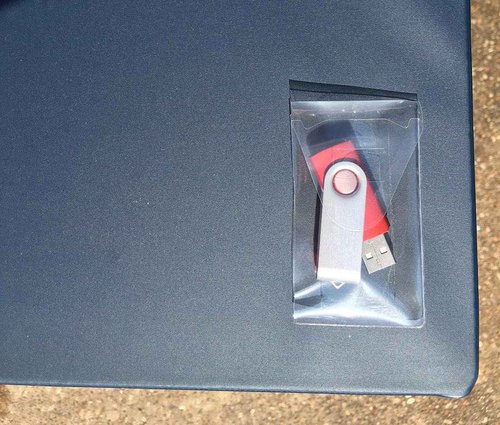USB Flash Drive Holders – Clear Sleeves with Adhesive Back and Resealable Flap, Reusable Dust-Resistant Peel & Stick Strip Storage for Teachers, Students, Business – 2″ x 3 7/16″ - 100 Pack