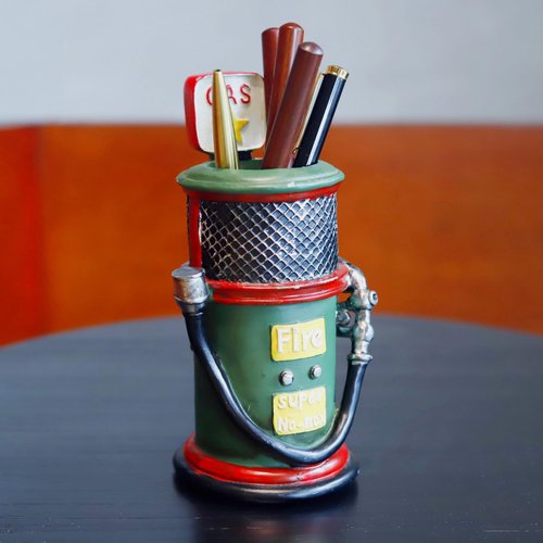 PARSAHO Oiler Pencil Holder Gas Pump Pencil Pen Holder Vintage Style Resin Desk Organizer for Home Office Bedroom