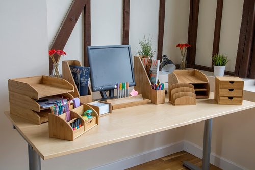 OSCO Bamboo Remote Organiser | 5 Compartments | Office Tidy | TV Control Storage | Pen Holder | Makeup sorter | Cosmetics Display | H11.9 x W22.3 x D8.2 cm |
