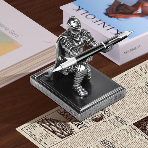 FACULX Windbreaker Soldier Knight Pen Holder Stand, Resin Mobile Phone Stand Desk Organizers, Medieval Style Office Desk Accessories Gift for Boyfriend Husband Dad Son, Silver (Not Include Pen)