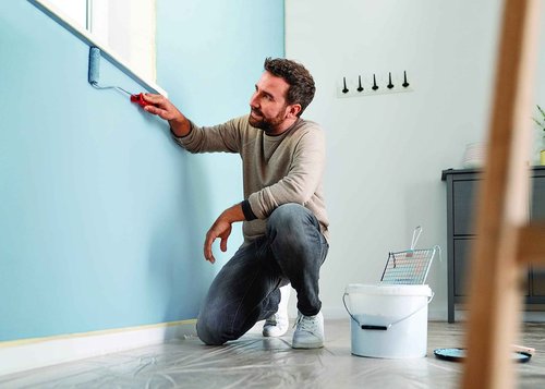 tesa Masking Tape Classic - Painter's Tape for Masking During Painting Work - Solvent-Free, Removable Without Residue - 50 m x 19 mm