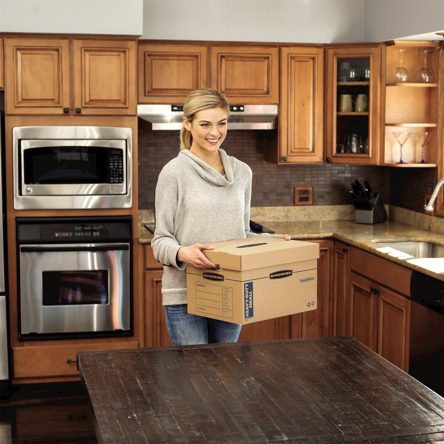 Bankers Box Small Heavy Duty Moving Box 8 Pack, Reinforced Handles, Tape-Free Assembly, Box with Lid, 15-in x 12-in x 10-in (7710201)