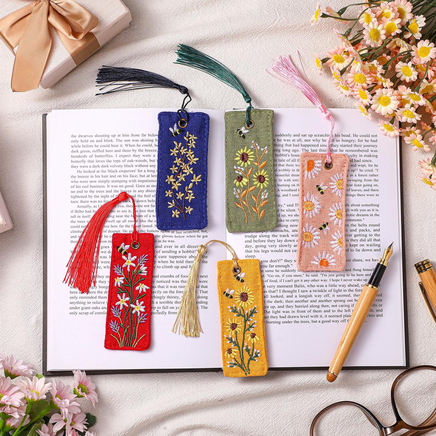 Skyygemm 5 Pcs Floral Embroidered Bookmarks with Tassels for Women Cute Handmade Flower Bookmark Bulk Linen Hand Embroidered Bookmark, Unique Book Lovers Gifts for Women Reading Lovers