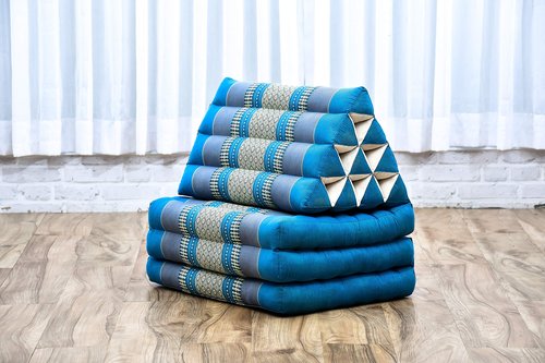 Leewadee 3-Fold Mat with Triangle Cushion – Comfortable TV Pillow, Foldable Mattress with Cushion Made of Eco-Friendly Kapok, 67 x 21 inches, Light Blue