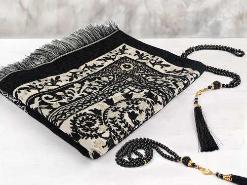 OLEEK Muslim Prayer Rug - Premium Islamic Prayer Mat for Home | Perfect Eid Gift - 2026 Design