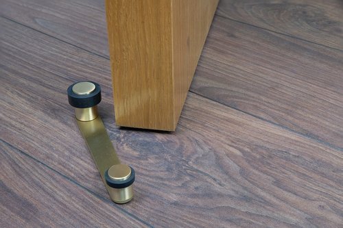 Door Stop with Swivel Retainer| for Door up to 100 mm Thickness | Brass | Includes Screw + Stud | Ref I-253 | EVI Hardware (Matte Brass - Black Rubber)