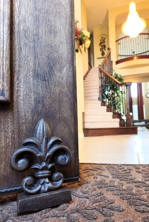 Lulu Decor 100% Cast Iron Fleur De Lis Door Stopper, 4 lbs 5 oz, Well Built Door Stopper, 6.50" H, 6" L