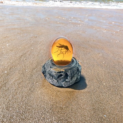 VEOJEIN Mosquito in Amber and Jurassic Base | Dinosaur Fossil Decor and Collectable Gift | Skeletin Figurines | Dinosaur DNA Replica Prehistoric World | Collectable Prop | Paper Weight